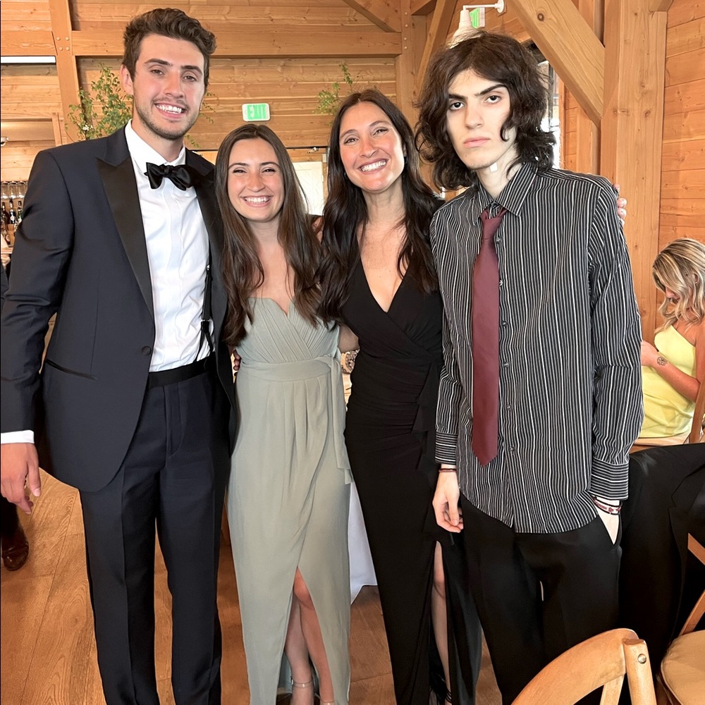 Meet your Posher, Yanni